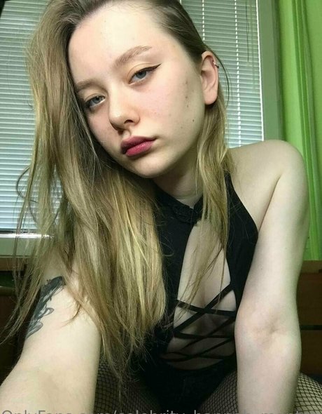 celebrity hannah montana pornstar naked photo