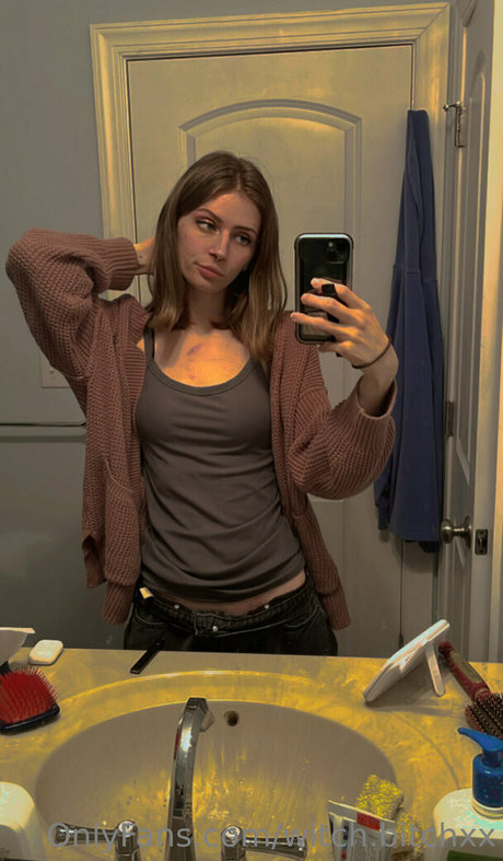 witch bitchxx sexy actress photo