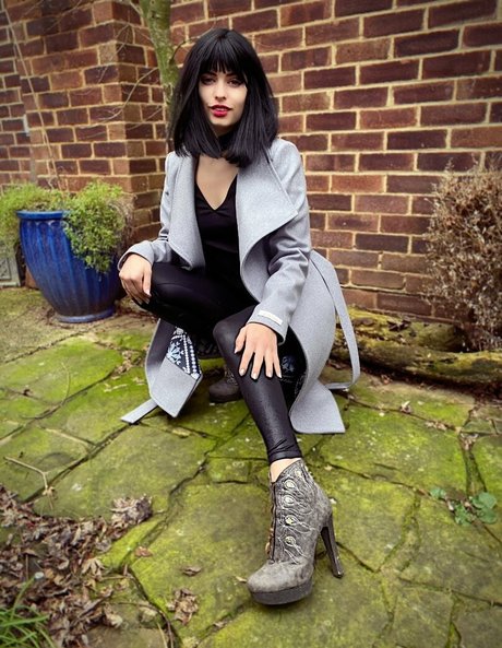 angelikarougefree actress image