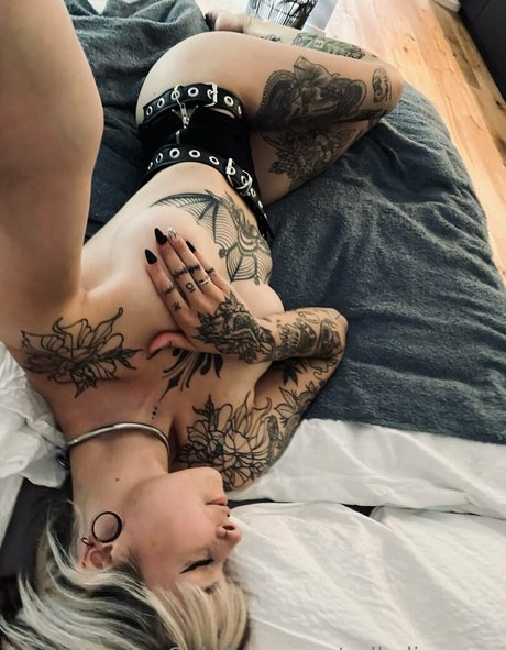 Sallydinosaur star pornographic pic