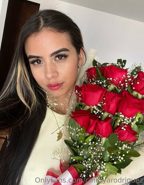 cinthyarodriguez sexy star images