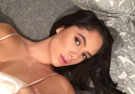 Saoirse Alicia Behzadi hot star pics