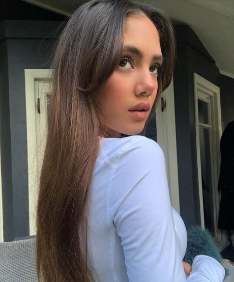 Saoirse Alicia Behzadi pornstar perfect pictures