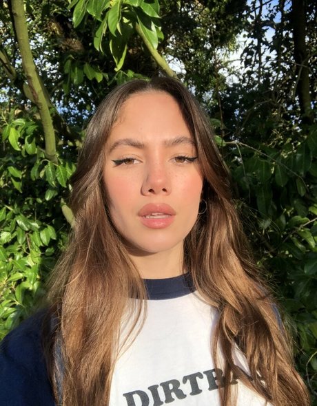 Saoirse Alicia Behzadi pornstar archive