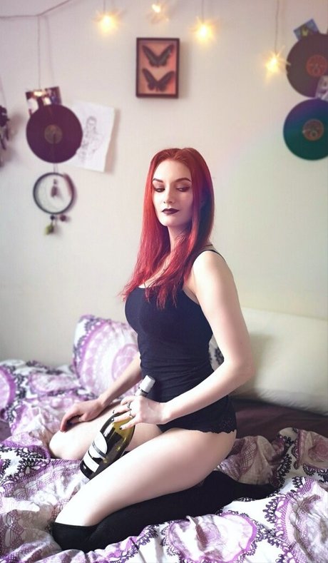 busty solo onlyfans top pics