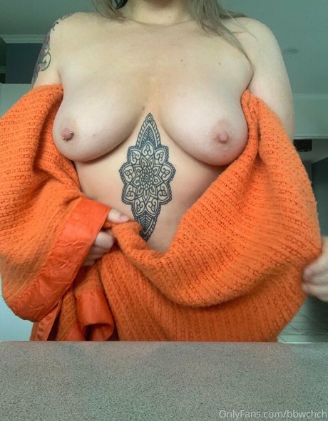 itmustbeolive adult model pics