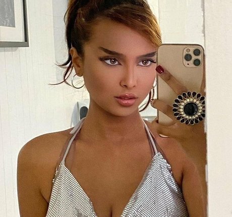 txixsha high quality actress galleries