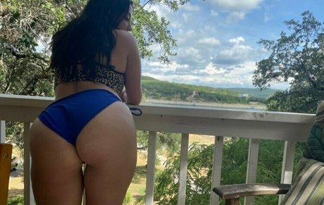 auroraoral sexy actress pictures