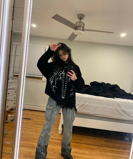 Ari Abdul model high quality photo