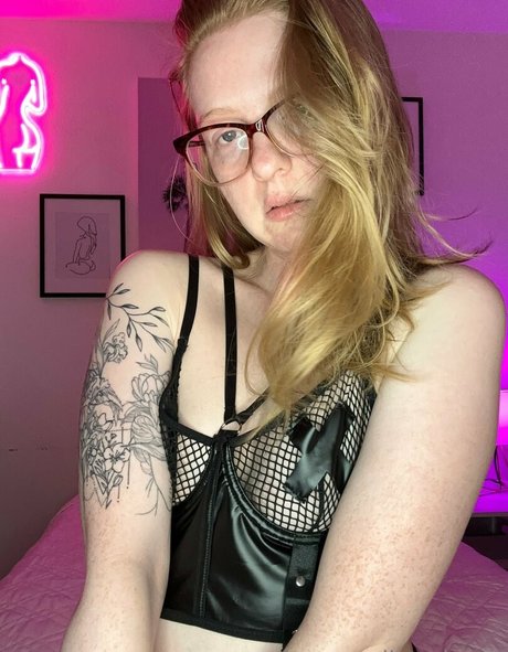 roxyredheadxoxo star adult pic