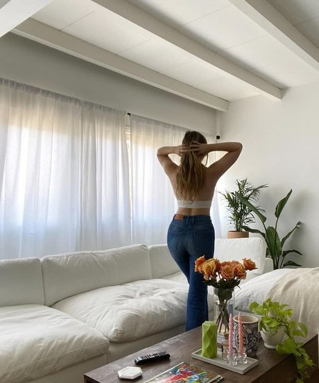 Madeleine Byrne star erotic images