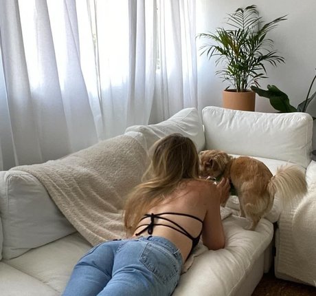 Madeleine Byrne high quality star photos