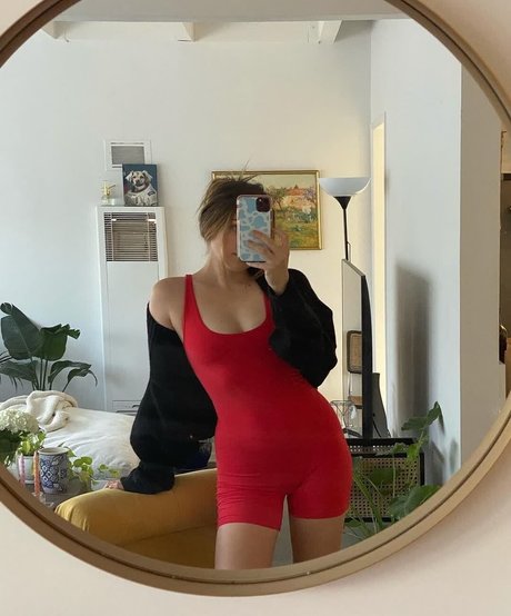 Madeleine Byrne model hot pic