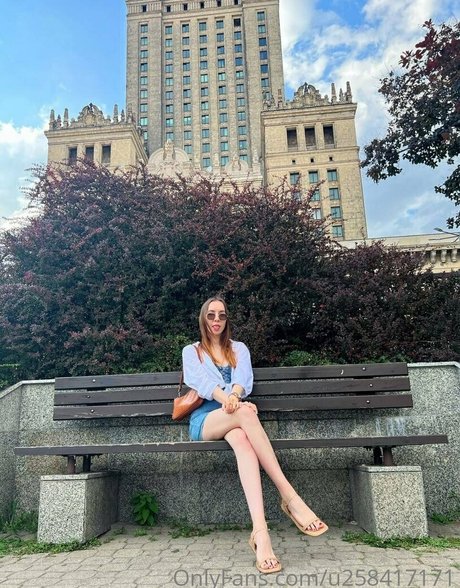 leeeeyyyla pretty actress archive