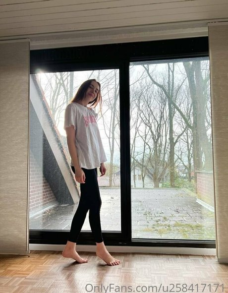 leeeeyyyla model nudes img