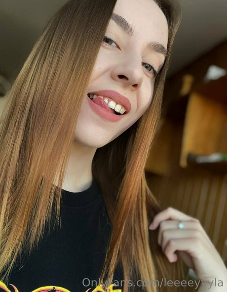 leeeeyyyla nice model photos