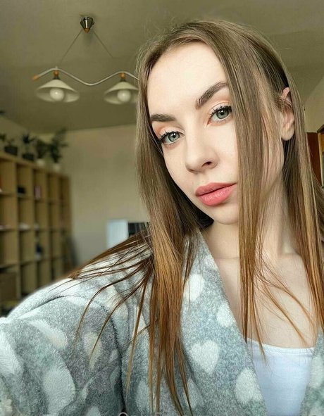 leeeeyyyla naked actress images