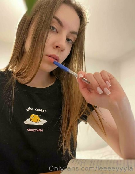 leeeeyyyla sexy model pics