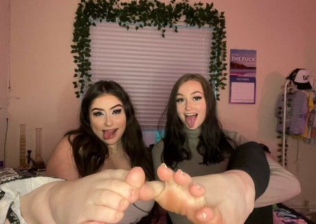 Sizeelevens model erotic pics