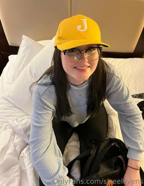 Sizeelevens nice model pic