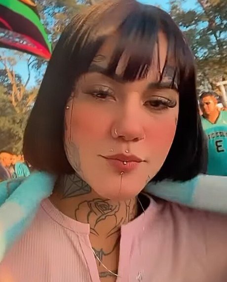 Evelyn Mirelly star pictures