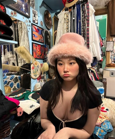 Vicki Mranrr model exclusive photos