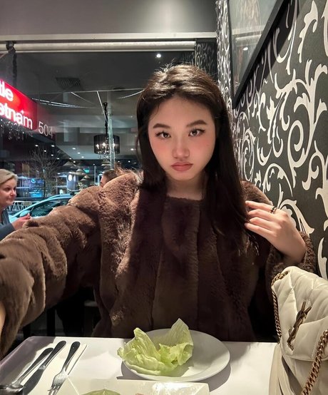 Vicki Mranrr pretty pornstar photo