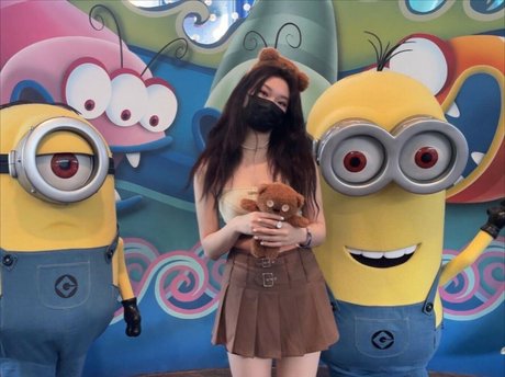 Vicki Mranrr pretty pornstar pictures