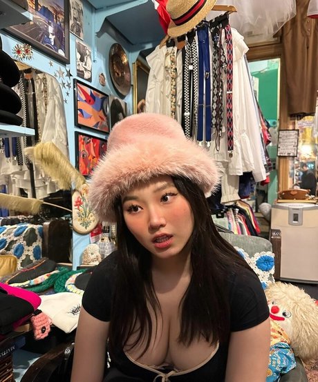 Vicki Mranrr model high quality pics