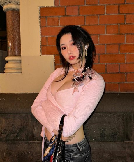 Vicki Mranrr xxx pornstar picture