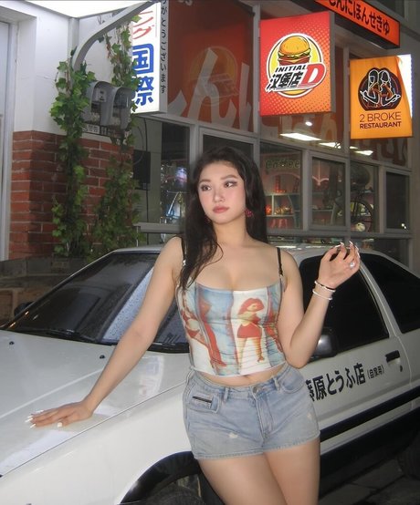 Vicki Mranrr pornstar naked pics