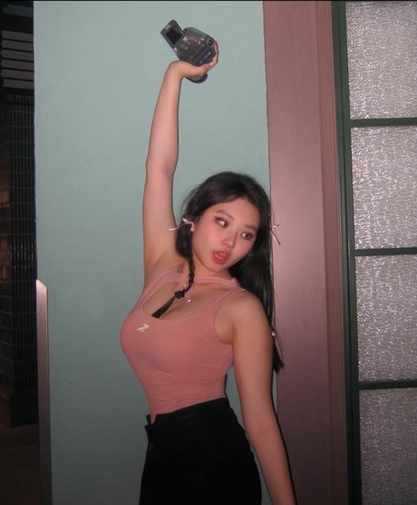 Vicki Mranrr star exclusive archive