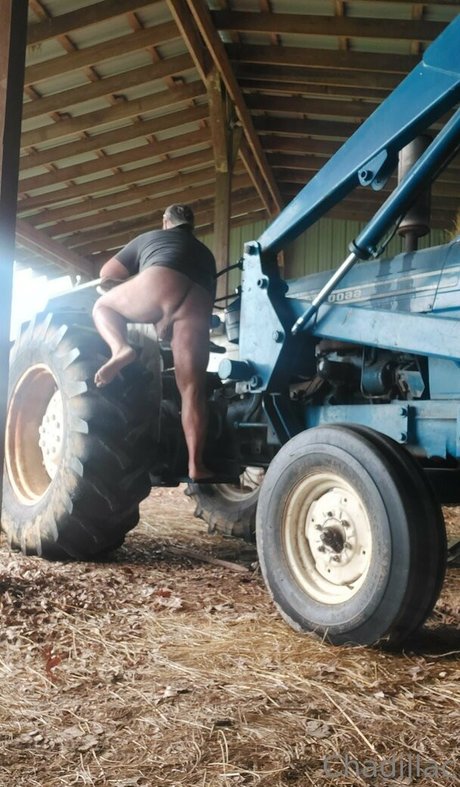 chadillac42 nude pornstar image