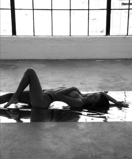 Sarah Waddles model nice photos