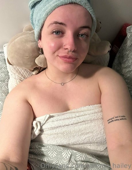 salems hailey star top images