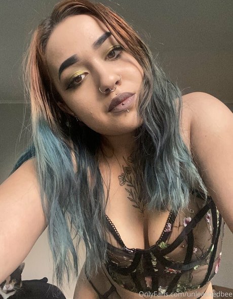 ariquxeen exclusive model pics