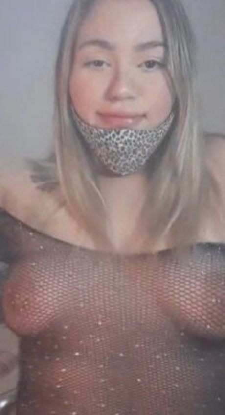 Mrspeach69 adult model picture