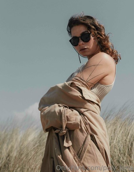 poly luna model free pic