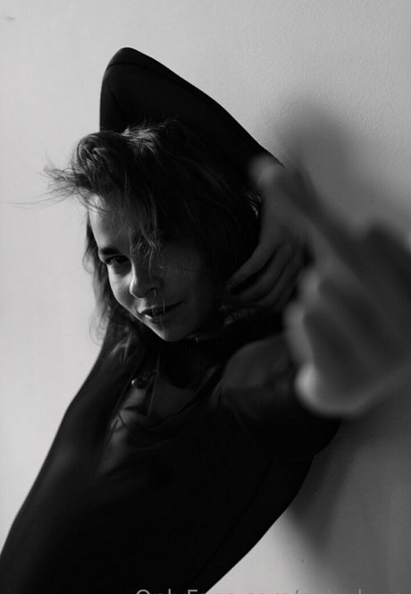 poly luna sexy model pictures