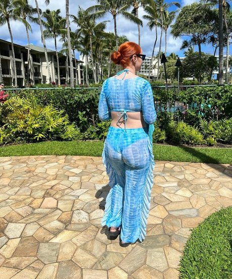 Ash e e hd model photo