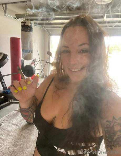 Corinasbooty pretty actress image