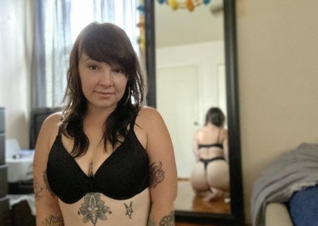 Corinasbooty model nudes pic