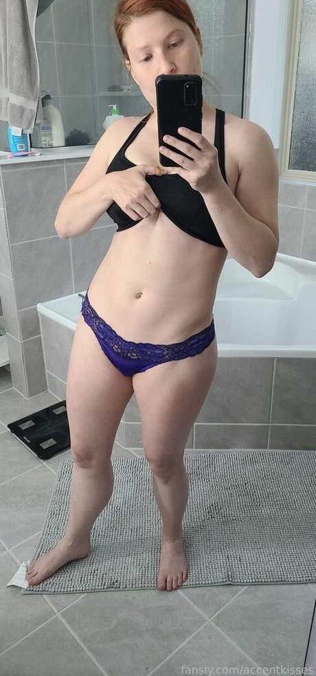 Accent Kisses pornstar nude archive