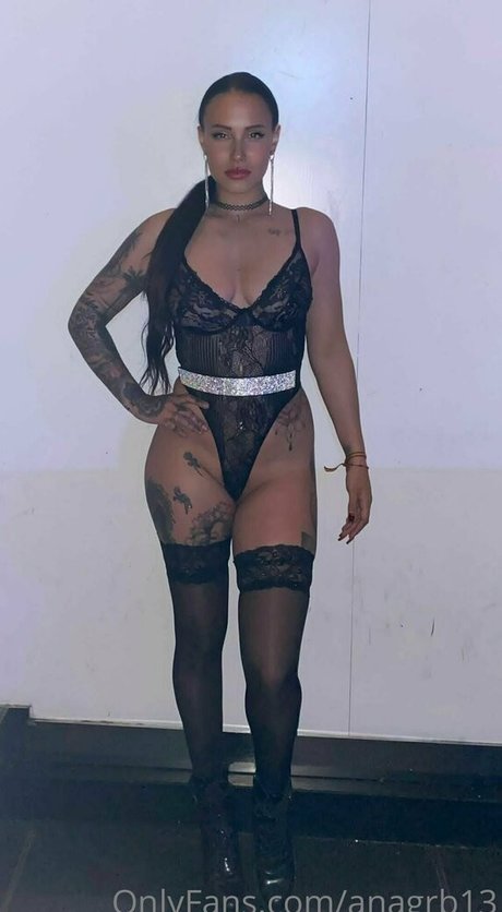 anagrb13 star naked photos