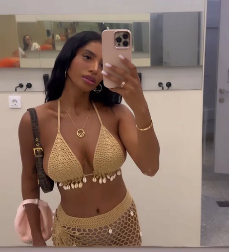 Dubai Escort free actress images