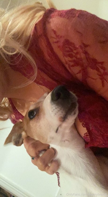 freeryliepink hot actress image