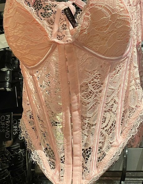 hellsingqueen666 model adult img