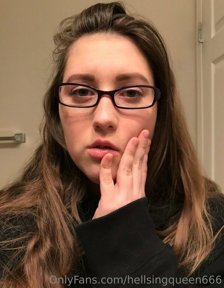 hellsingqueen666 nudes star images