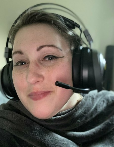 hellsingqueen666 pornstar nude photo