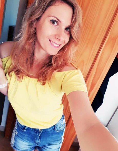 ellyedelweiss hot pornstar photo